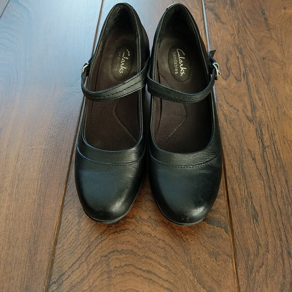 Clark's Mary Jane pumps